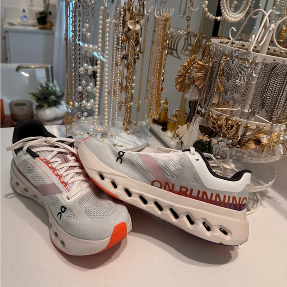 On Running Women's Running Shoes - White and Pink - Picture 6 of 10